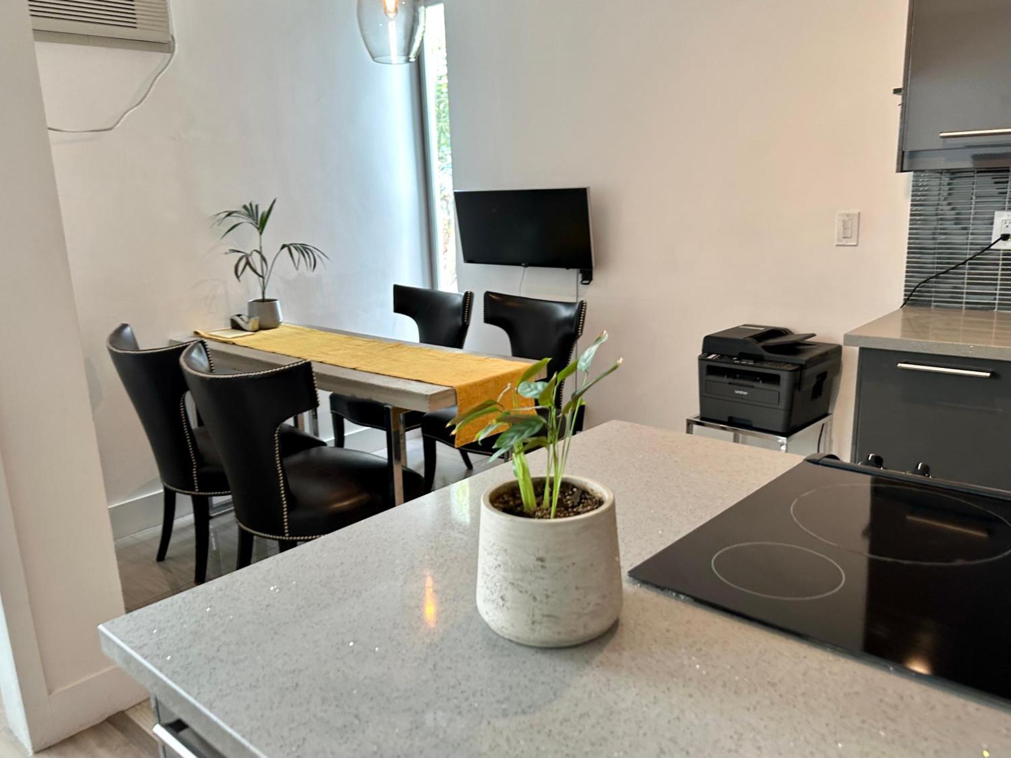 Ferienwohnung Hemingway By Luca - Free Parking Los Angeles Exterior foto